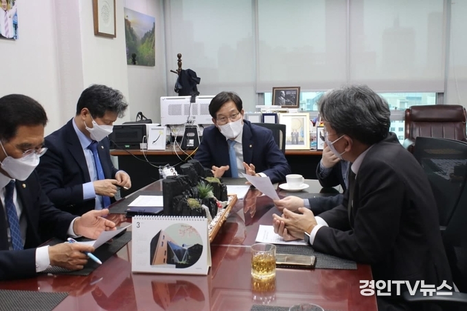 신동근 의원, “국토부 손명수 제2차관 만나 서구 지역 광역철도망 지원 요청!"