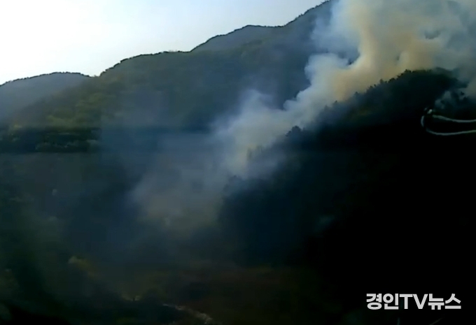 전국 대형산불 위험 속 강원 홍천군 산불 발생... 큰불 잡아