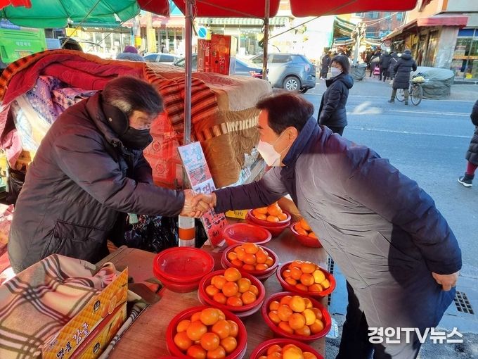 { 포토 뉴스 }