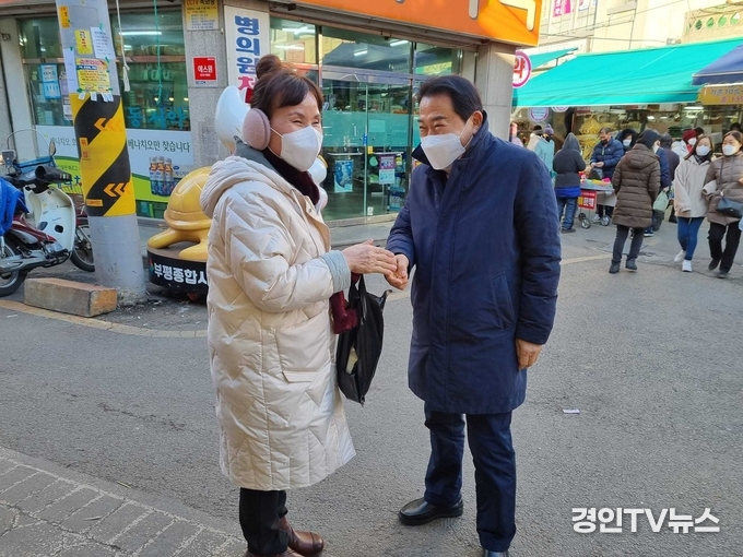 { 포토 뉴스 }