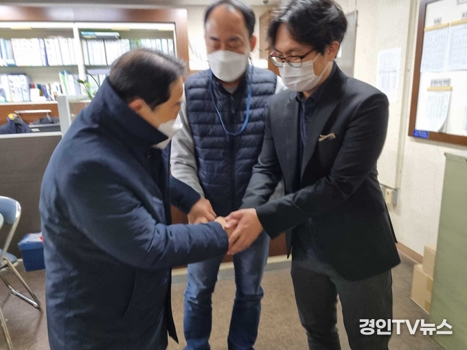 { 포토 뉴스 }