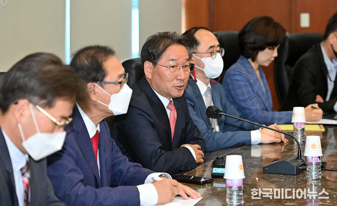 =사진설명 인천시장 당선인에게 공정한 인사와 시청사 신축을 크게 기대하는 것으로 나타났다.