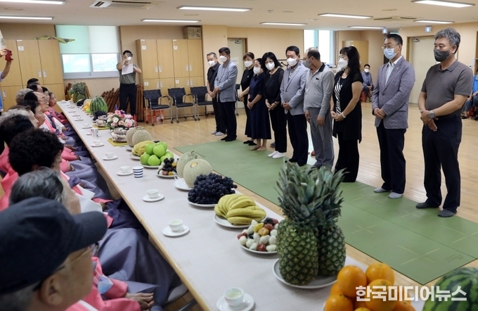 =사진 { 포토 뉴스 } 계양구의회 의장, 계산1동 수연 잔치 행사 참석