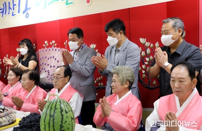 =사진 { 포토 뉴스 } 계양구의회 의장, 계산1동 수연 잔치 행사 참석
