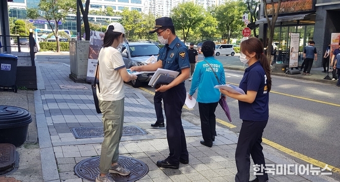 =사진설명 ‘주민과 함께 우리 동네 구석구석’계산지구대 추석맞이 합동순찰 실시