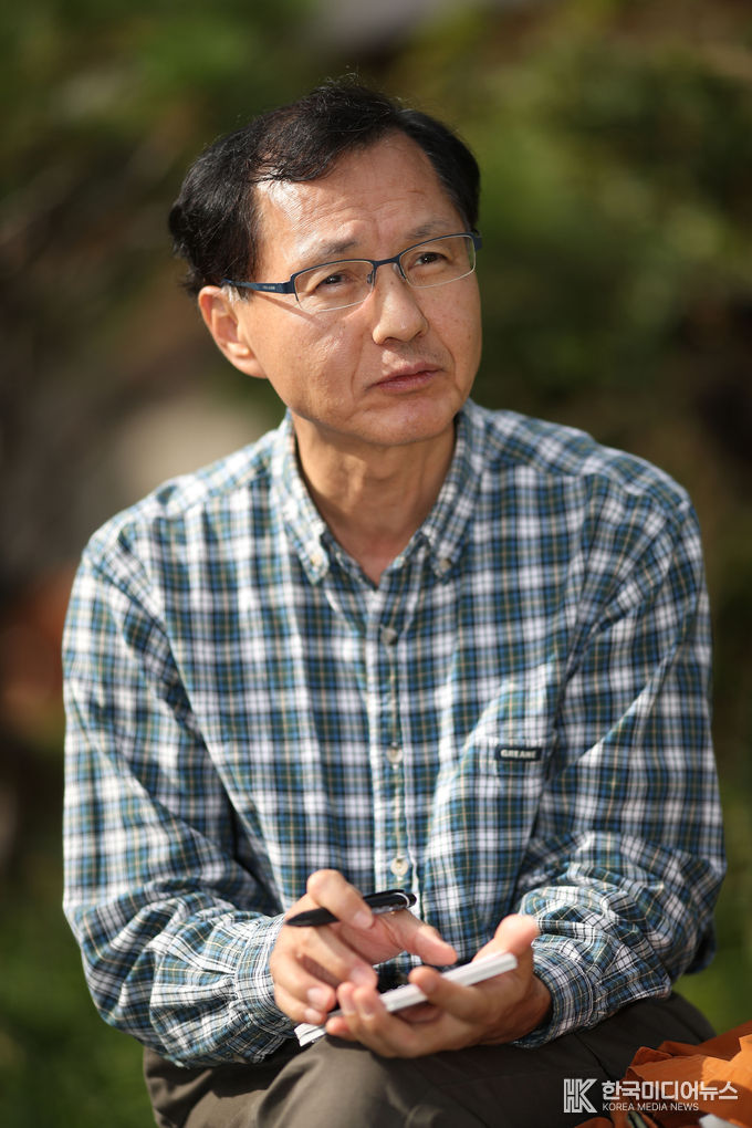 =사진 한겨레신문 최재봉 문학 담당 선임기자 