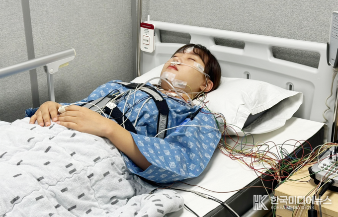 = 사진설명 ;<인천세종병원에서 수면다원검사를 받는 환자의 모습>