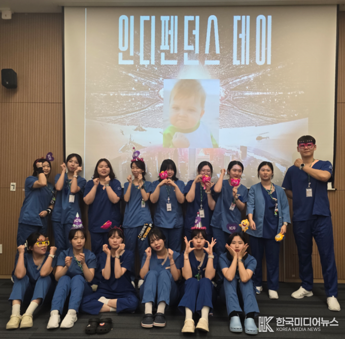 =<사진설명 : 올해 3월 혜원의료재단 세종병원에 입사한 신규간호사들이 입사 100일을 맞았다. 사진은 지난 5일 인천세종병원 각 부서에서 진행한 100일 축하 행사에 신규간호사들이 참여하고 있는 모습. / 세종병원 제공><br>