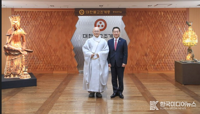 =사진설명 ; 유정복 대한민국시도지사협의회장 조계종 총무원 방문, 진우스님 예방.(사진= 조계종 제공)