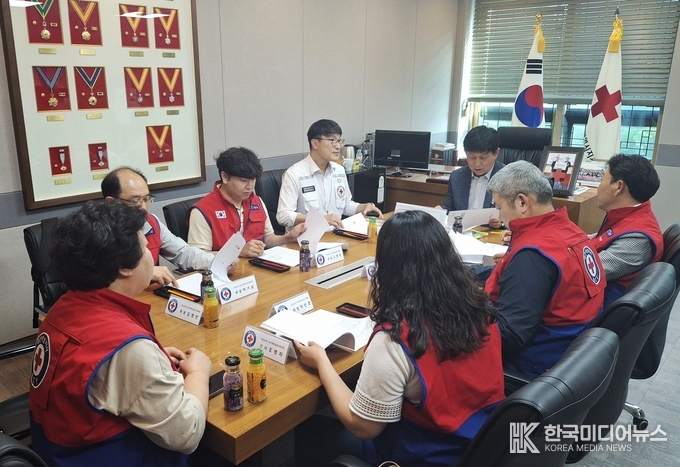 =사진설명 ; 인천RCY, 2025년도 RCY장학금관리위원회 기념사진 촬영