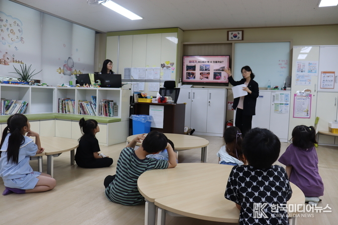 =사진설명 ; 인천보훈지청장 직무대리,늘봄학교 일일교사로 초등학생에‘나라사랑 가르치다 