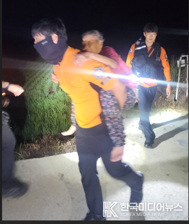 =사진설명 ; 치매환자 실종 신고를 받고 현장대응단, 땅끝 진압·구급대가 구조를 했다.