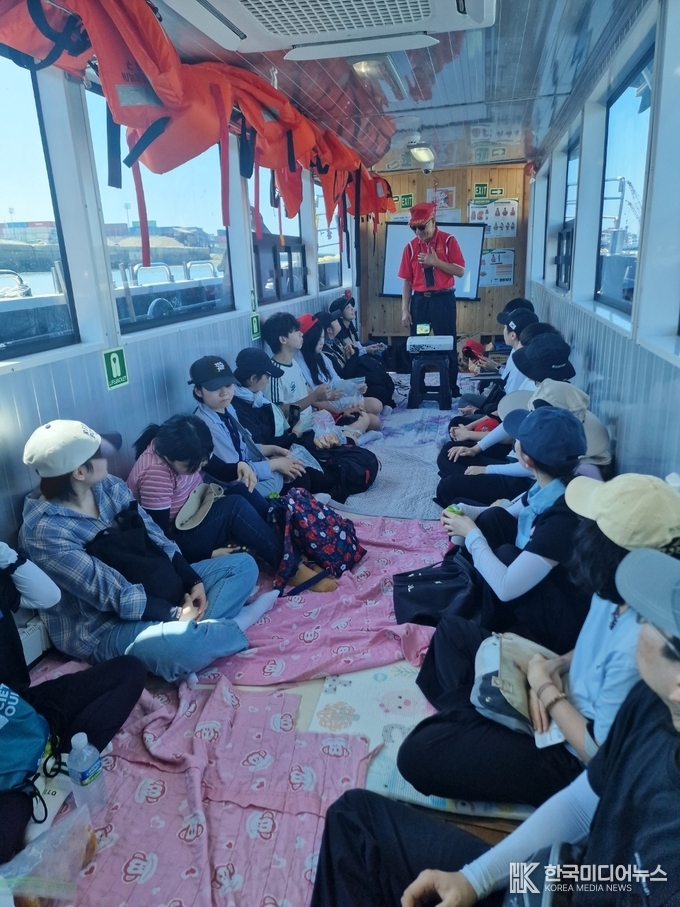 =사진설명 ; 해병대 바다살리기운동본부와 사랑나눔봉사협회 회원들