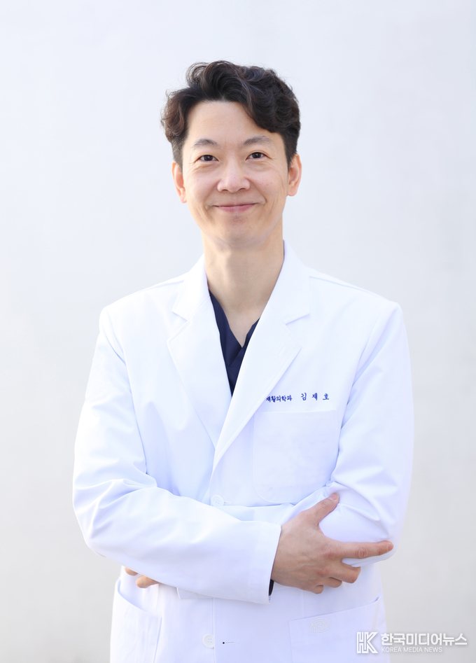 =사진 ; 김재호 원장은 서울대학교 의과대학