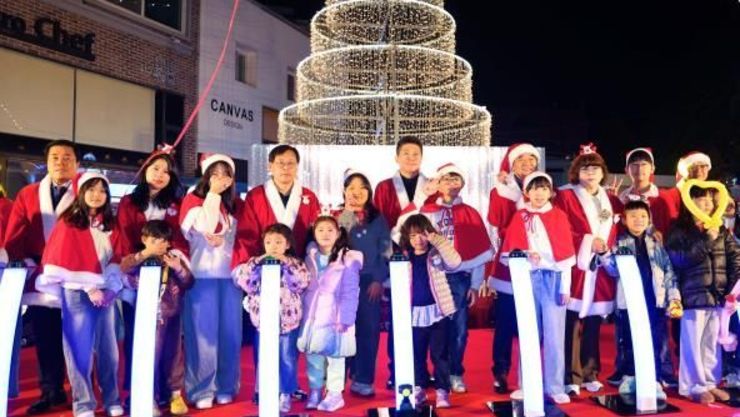 인천광역시 중구의회, 2025 크리스마스트리 축제 점등행사 참석