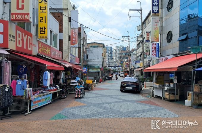 장안동 전곡시장 골목형상점가 전경