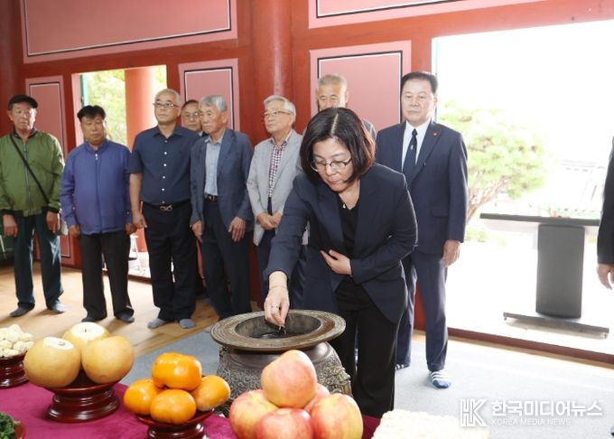 안성시, 추석맞이 무연고자·독립항쟁가 차례...시장도 함께한 따뜻한 동행