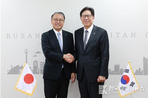 나가사키와 항공 노선, 의료, 관광 등 다양한 분야에서의 실질적 협력 강화