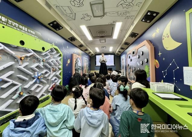 권선구보건소가 유아를 대상으로 흡연예방교실을 운영하고 있다.