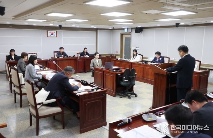 수원특례시의회 보건복지위원회 안건 심사