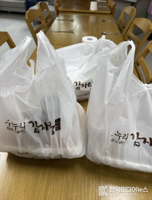 수원시 영통구 영통3동 수누리감자탕, 경로당 어르신에 감자탕 정기후원