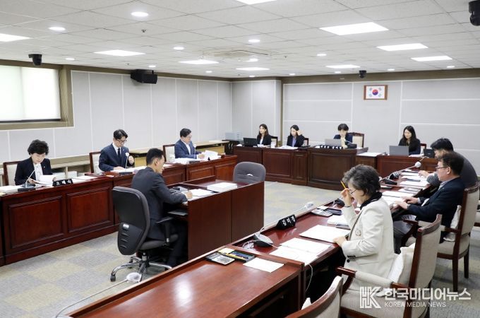 수원특례시의회 문화체육교육위원회 안건 심사