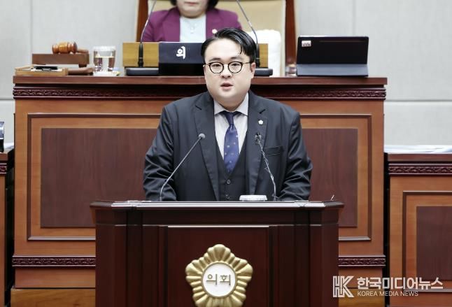 제1차 본회의에서 제안설명 중인 이상훈 위원장