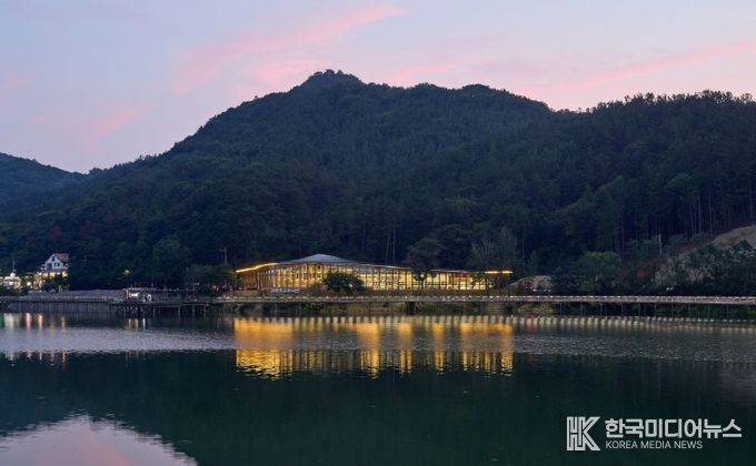 아중호수도서관, 대한민국 도시재생·친환경 건축 모범사례 ‘우뚝’