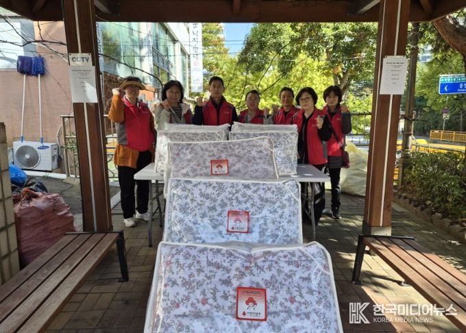 고양시 행신1동 지역사회보장협의체, 저소득 어르신 겨울이불 지원