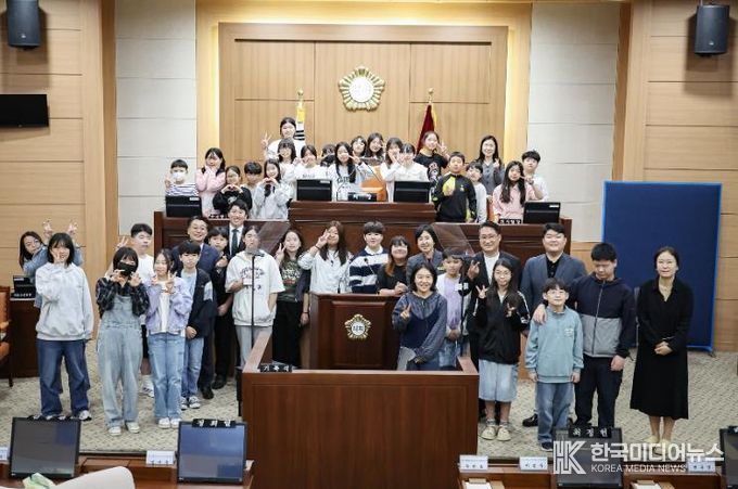 김해시의회, 김해가야초등학교 의회 견학