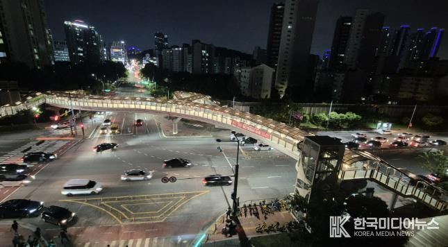 수원시 영통구, 호수공원육교 새 단장 완료