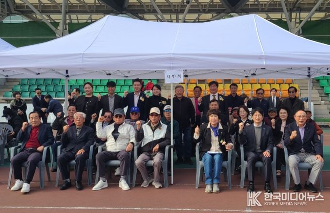 (우측부터) 윤해원 지회장, 홍지선 부시장, 이정애 시의회 부의장