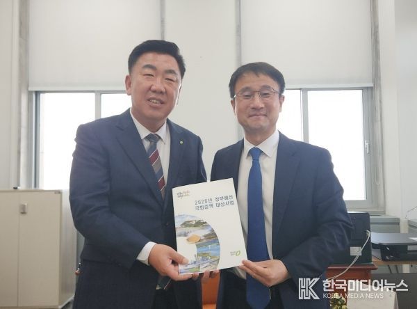 이범석 청주시장, 국비 확보 위해 국회서 막바지 총력. 사진(왼쪽부터 이범석 시장, 한병도 예산결산특별위원회 위원장)