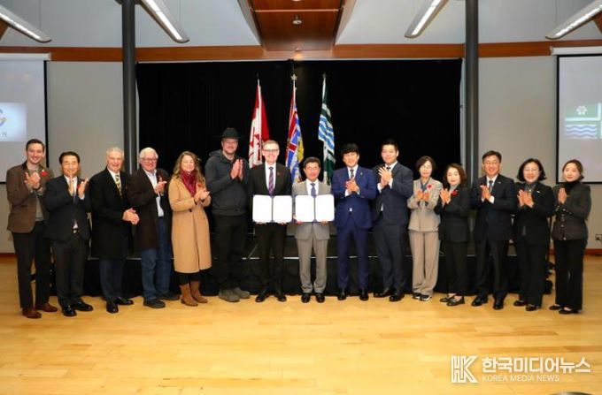 광양시, 북미 지역 첫 우호도시 체결…국제교류 네트워크 외연 확장 - 철강항만과(우호도시 협약 체결 단체사진)