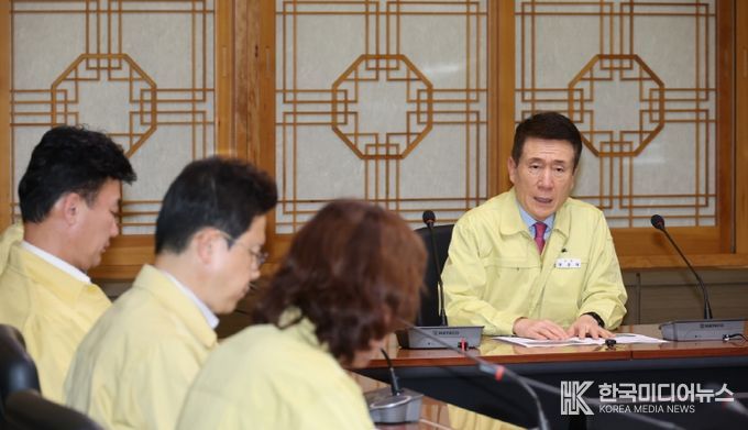 포항시는 5일 포스코 포항제철소 사고에 따른 긴급 대책회의를 긴급 소집했다.