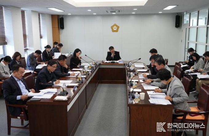 11월 5일 정례간담회 개최