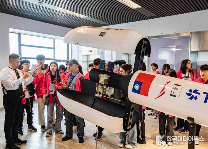 지난해 떠난 ‘글로벌 미래인재 과학캠프’ 현장 탐방 모습