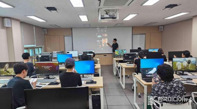 천안시농업기술센터가 지난 8월 디지털 역량강화 교육 3기를 진행하고 있다.