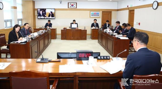 강원특별자치도의회 행정국 행정사무감사 실시