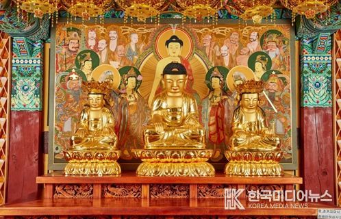 삼척 신흥사 석조석가여래삼존좌상