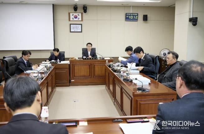 용인특례시의회 도시건설위원회, 행정사무감사 5일차-처인구청, 기흥구청, 수지구청 행정사무감사 실시