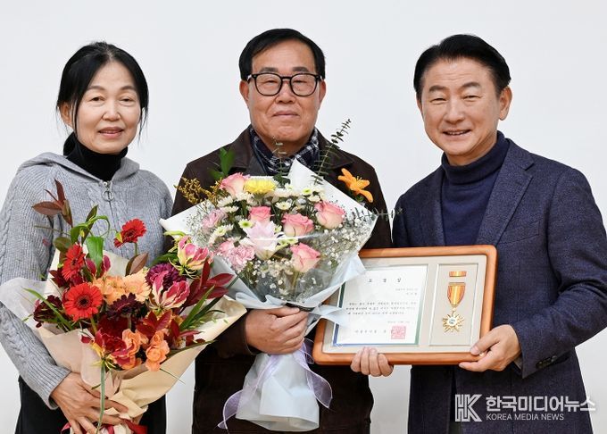 의정부시 지방세심의위원회 이익재 위원장, 지역발전 유공 표창 수상