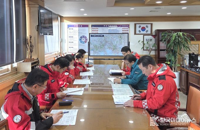 장금용 창원특례시장 권한대행, 5개 구청장과 산불대책회의 개최