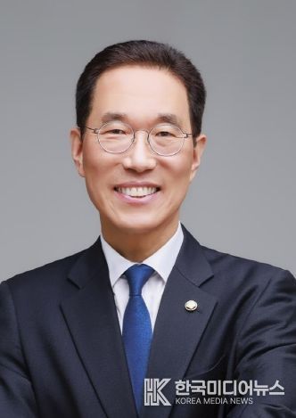 더불어민주당 김주영 국회의원(경기 김포갑, 국회 기후에너지환경노동위원회 간사)