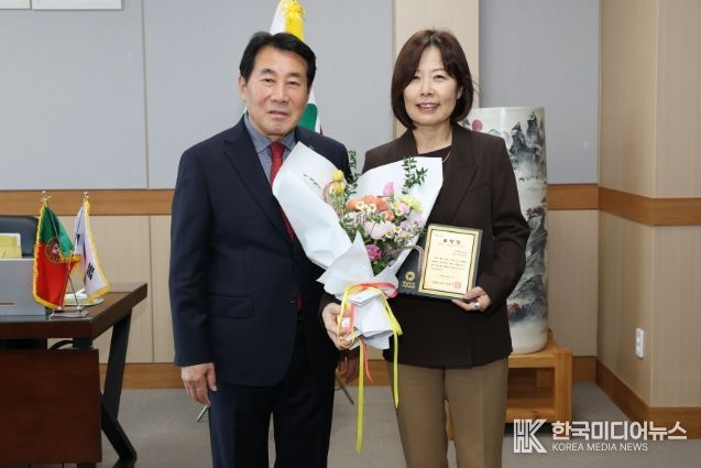 한국필립모리스(주) 윤희경 대표이사, 도지사 표창 수상
