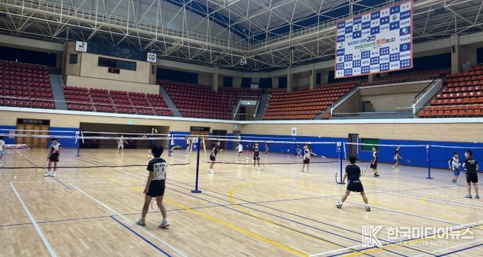 전지훈련 최우수, 종합운동장 개축