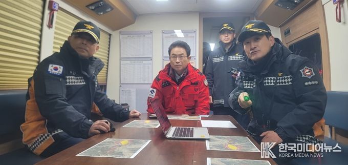 이철우 경북도지사, 의성 산불 현장서 지휘,“산불 진화와 인명 피해 방지 위해 가용자원 총동원 명령”