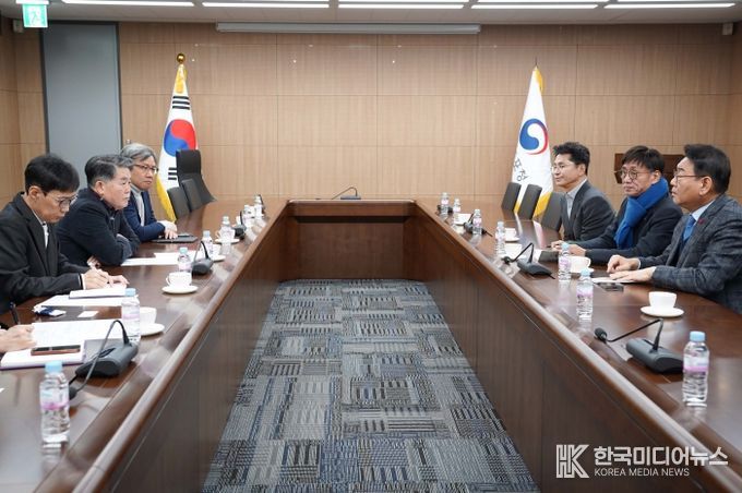 인천 송도 재외동포청 현장 항의 방문