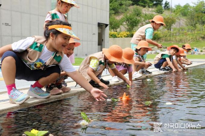 남원시립김병종미술관... 18만 명 돌파(교육장면)