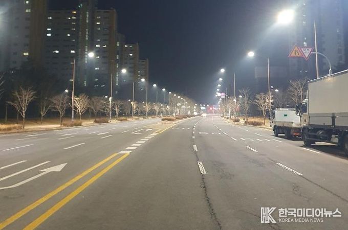 나주시가 혁신도시 노후 가로등 4122등을 고효율 LED 조명으로 전면 교체했다. 사진은 가로등 교체 이후 모습(사진 제공-나주시)